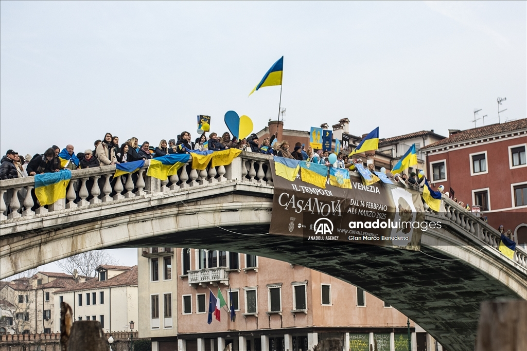 Во время Венецианского карнавала прошла акция в поддержку Украины