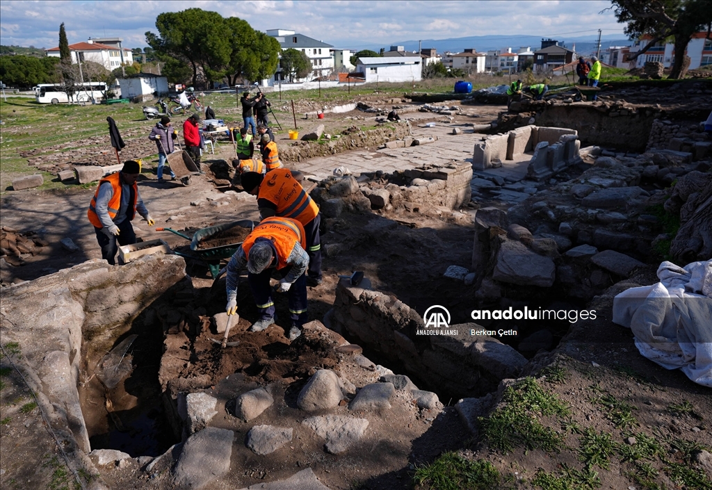 Pergamon'da "Mozaikli Ev" gün yüzüne çıkarılıyor