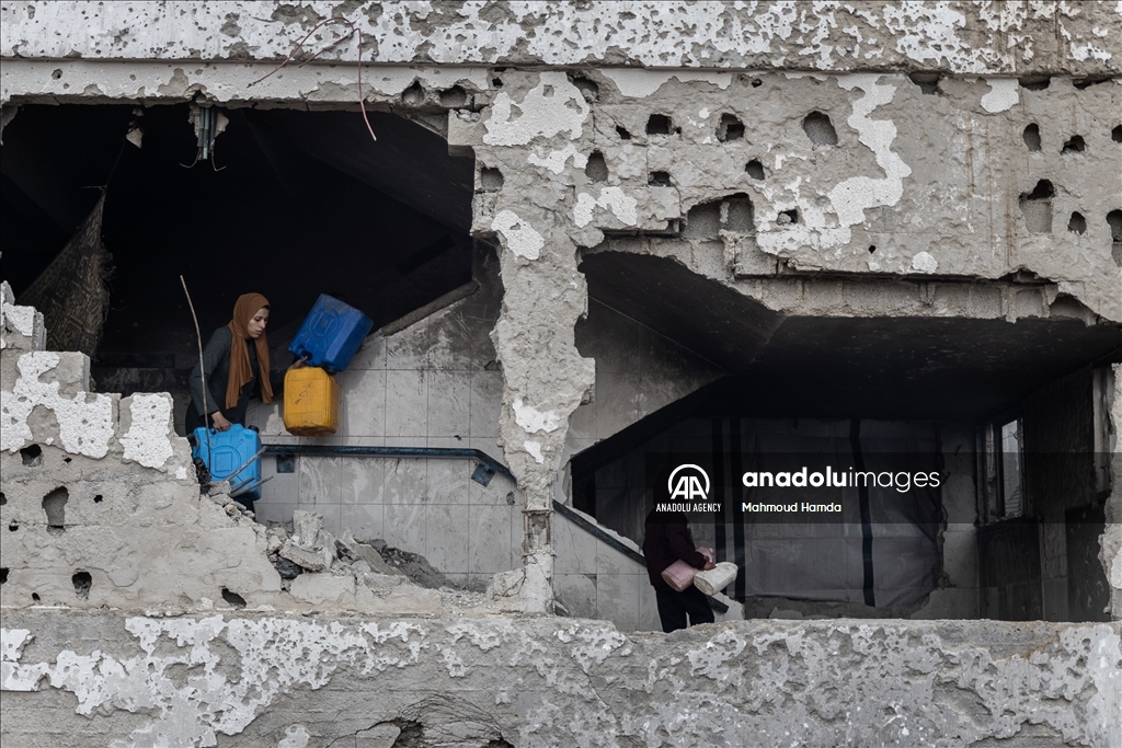 Palestinians endure harsh winter and daily struggles amid destruction in Jabalia