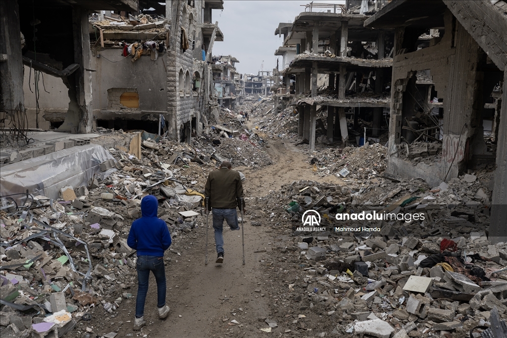 Palestinians endure harsh winter and daily struggles amid destruction in Jabalia