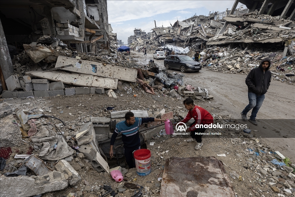 Palestinians endure harsh winter and daily struggles amid destruction in Jabalia