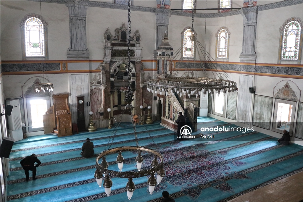 Yozgat'tın barok ve rokoko süslemeli camileri dikkati çekiyor