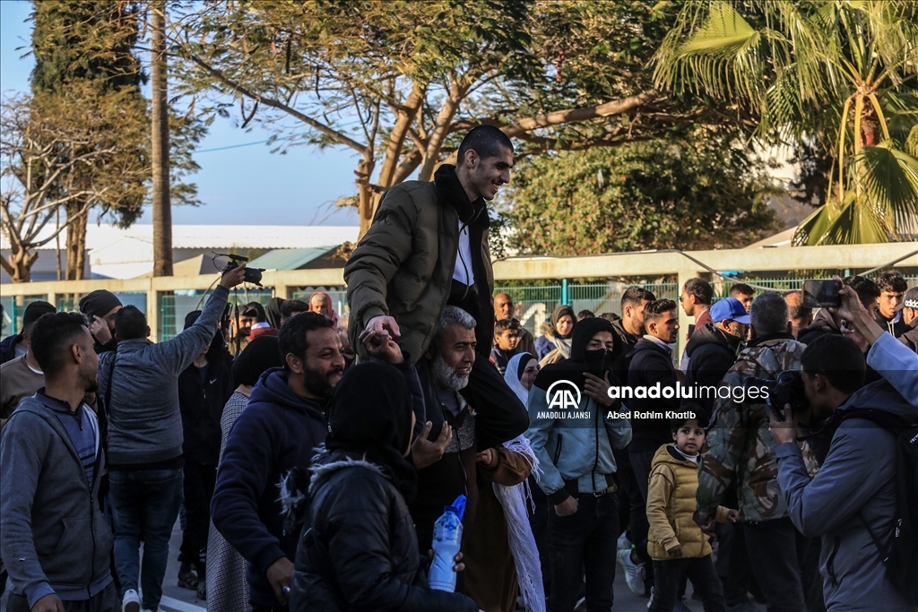 İsrail'in serbest bıraktığı kadın ve çocuk esirler Gazze'ye ulaştı