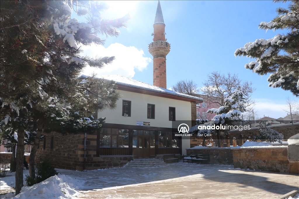 Yozgat'tın barok ve rokoko süslemeli camileri dikkati çekiyor