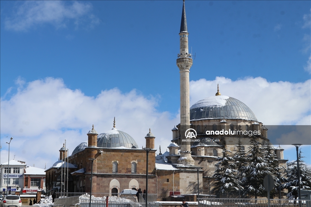 Yozgat'tın barok ve rokoko süslemeli camileri dikkati çekiyor