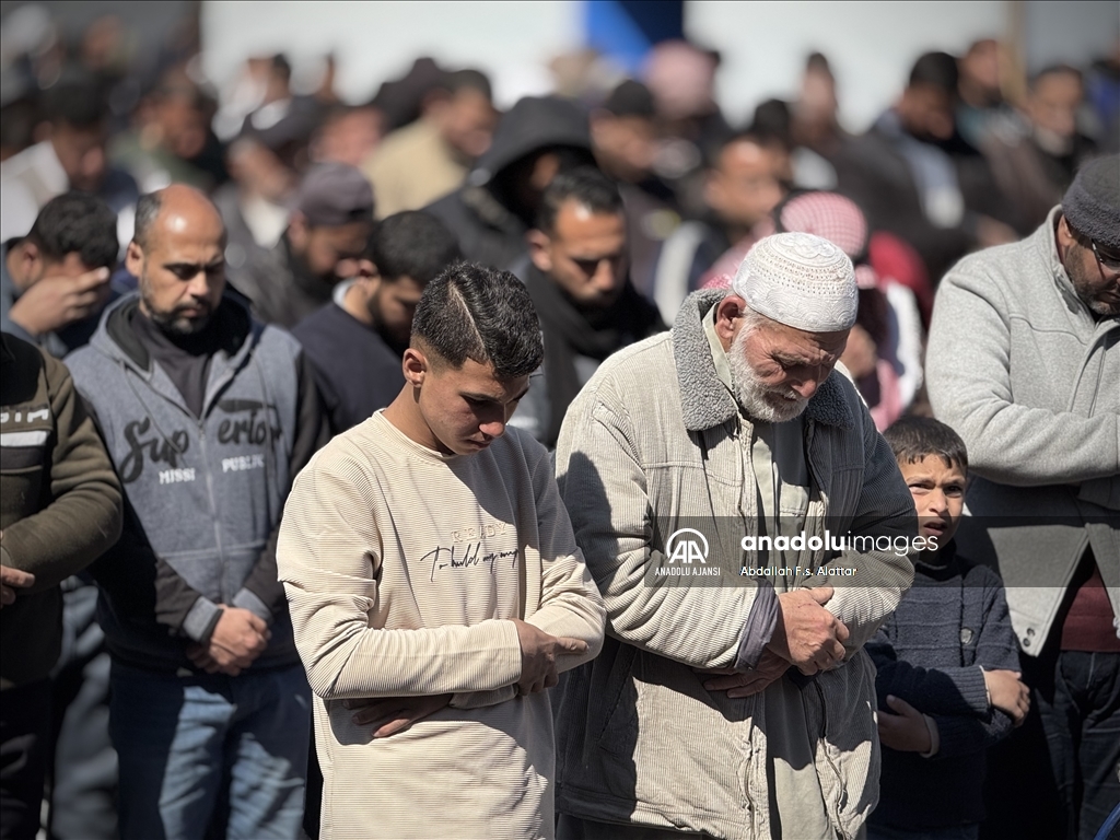 Gazze'de cuma namazı