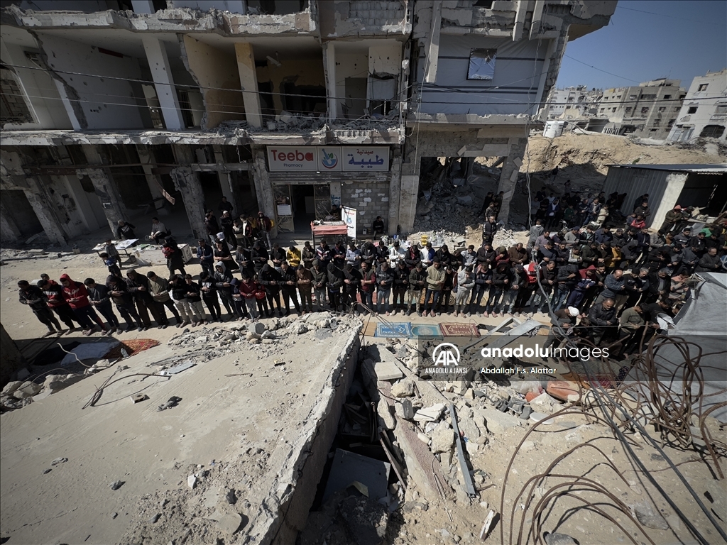 Gazze'de cuma namazı