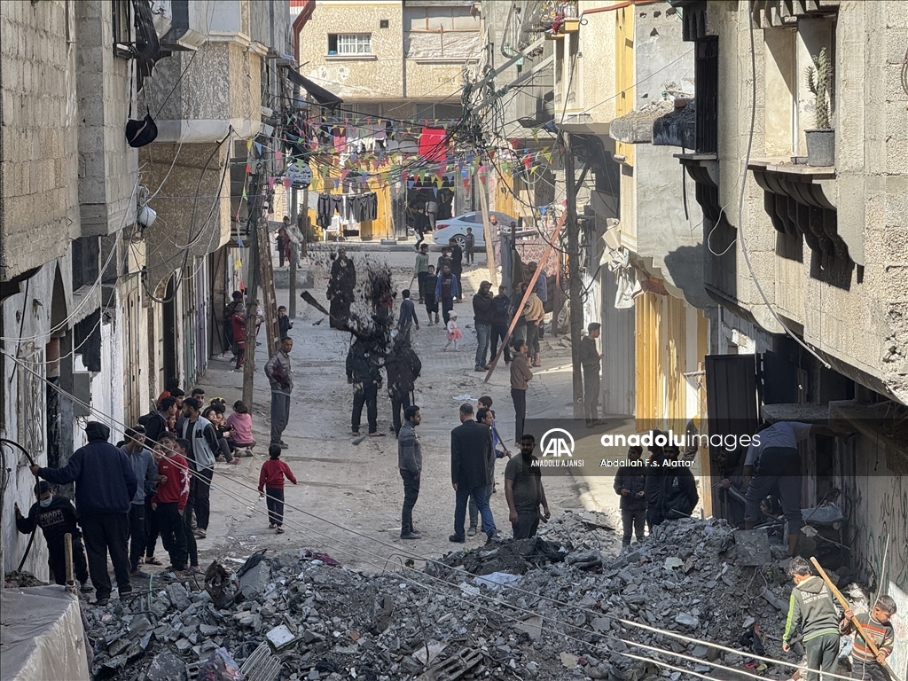 Han Yunus’ta Ramazan öncesi temizlik ve süsleme çalışmaları yapıldı