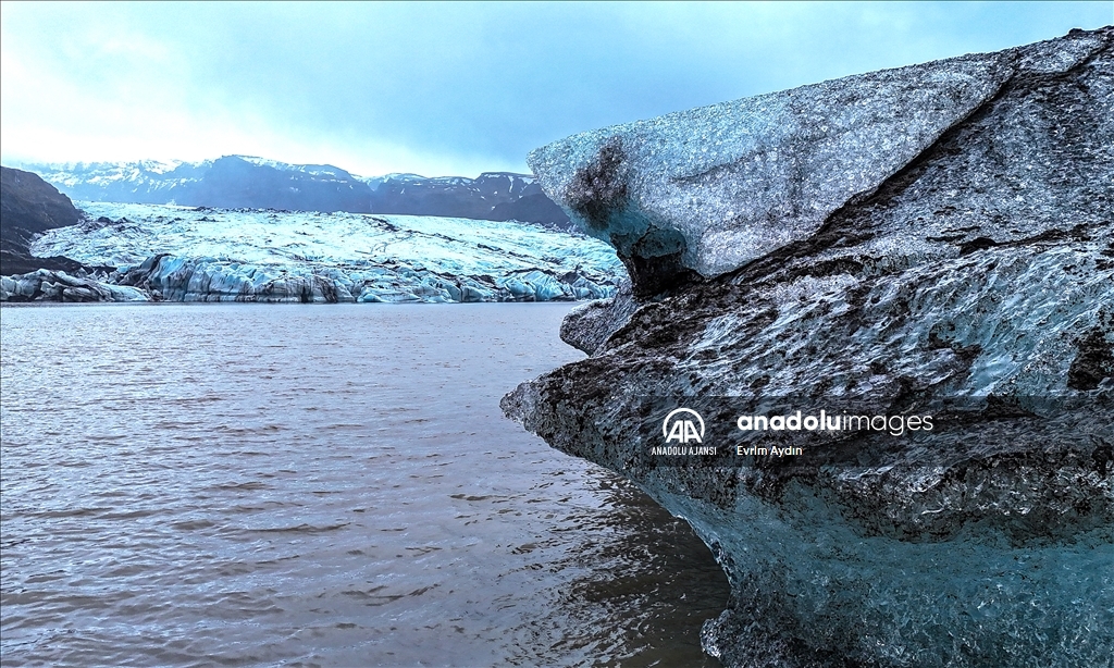 İzlanda'daki Vatnajökull Buzulu, iklim değişikliği ve küresel ısınmadan olumsuz etkileniyor