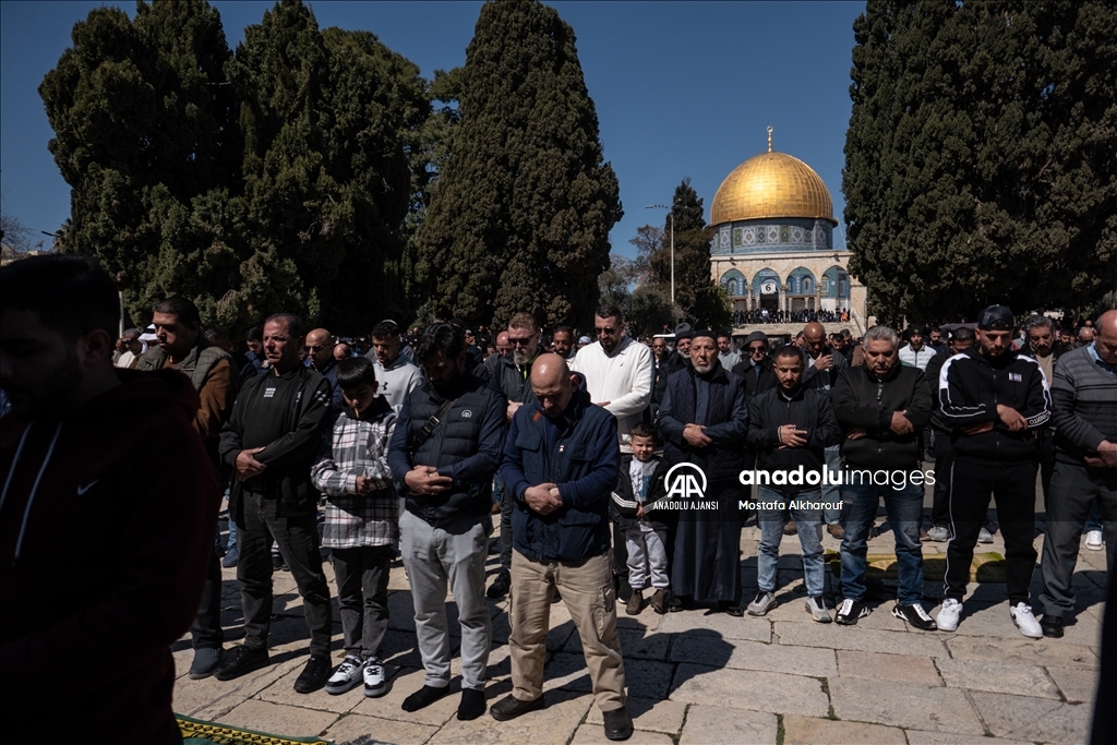 Mescid-i Aksa'da İsrail kısıtlaması devam ediyor