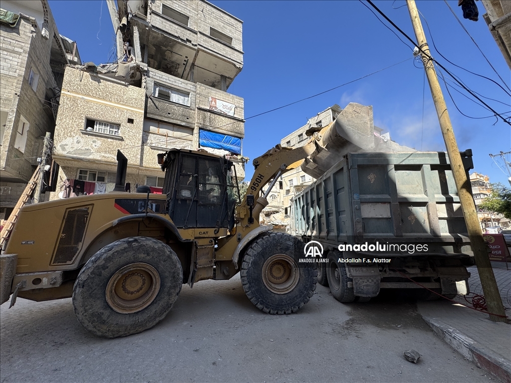 Han Yunus’ta Ramazan öncesi temizlik ve süsleme çalışmaları yapıldı