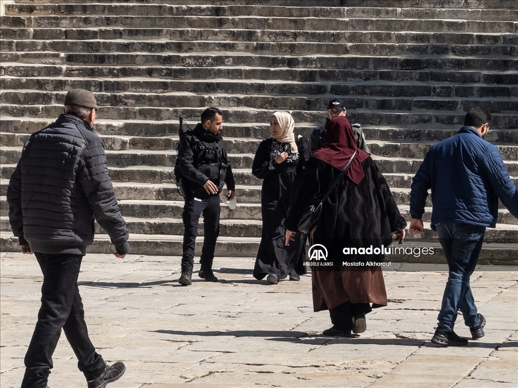 Mescid-i Aksa'da İsrail kısıtlaması devam ediyor