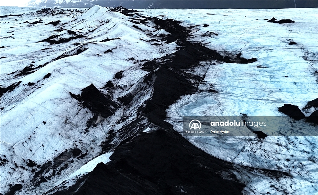 İzlanda'daki Vatnajökull Buzulu, iklim değişikliği ve küresel ısınmadan olumsuz etkileniyor