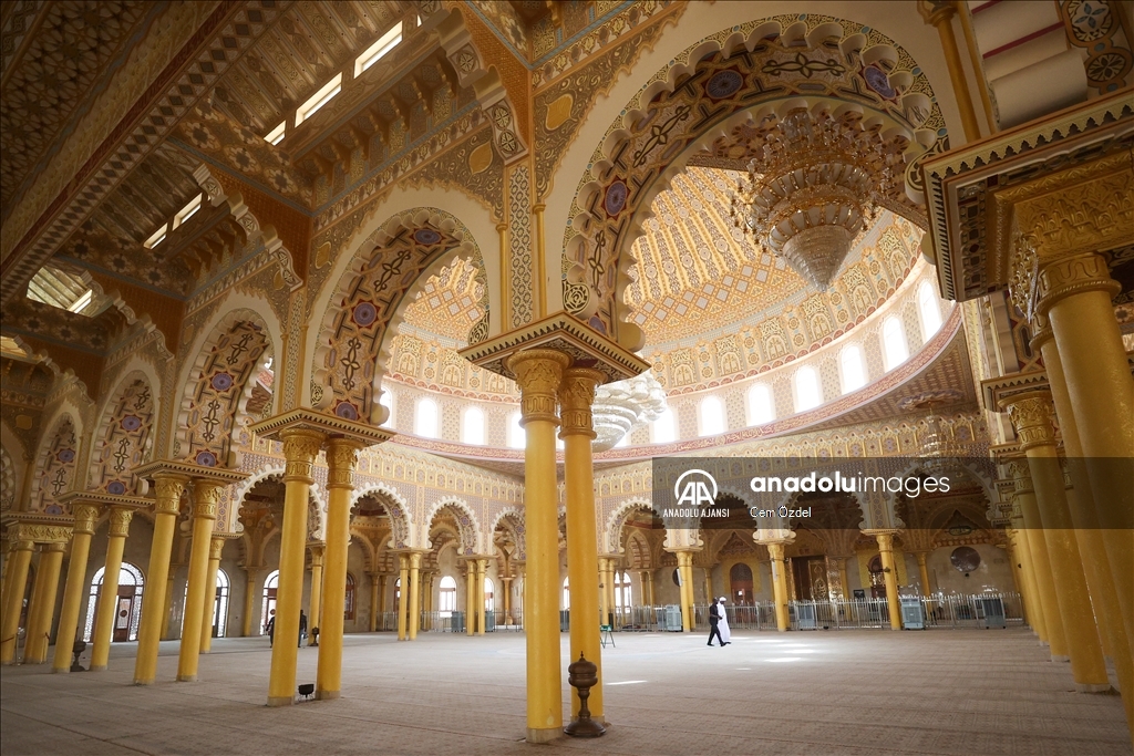 Batı Afrika'nın en büyük camisinde ramazan heyecanı
