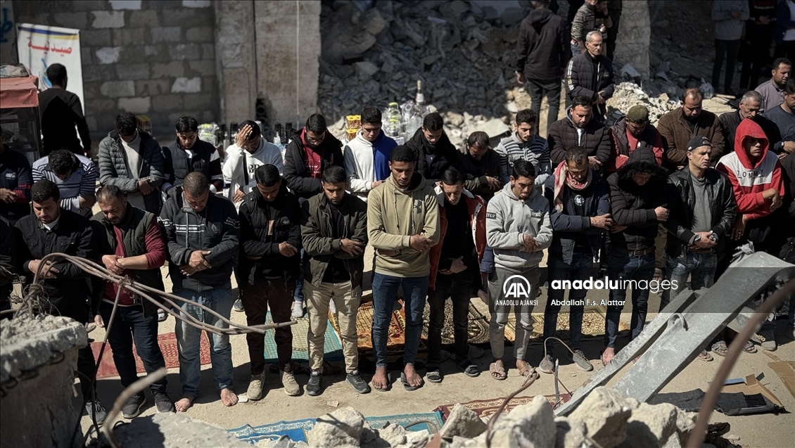 Gazze'de cuma namazı