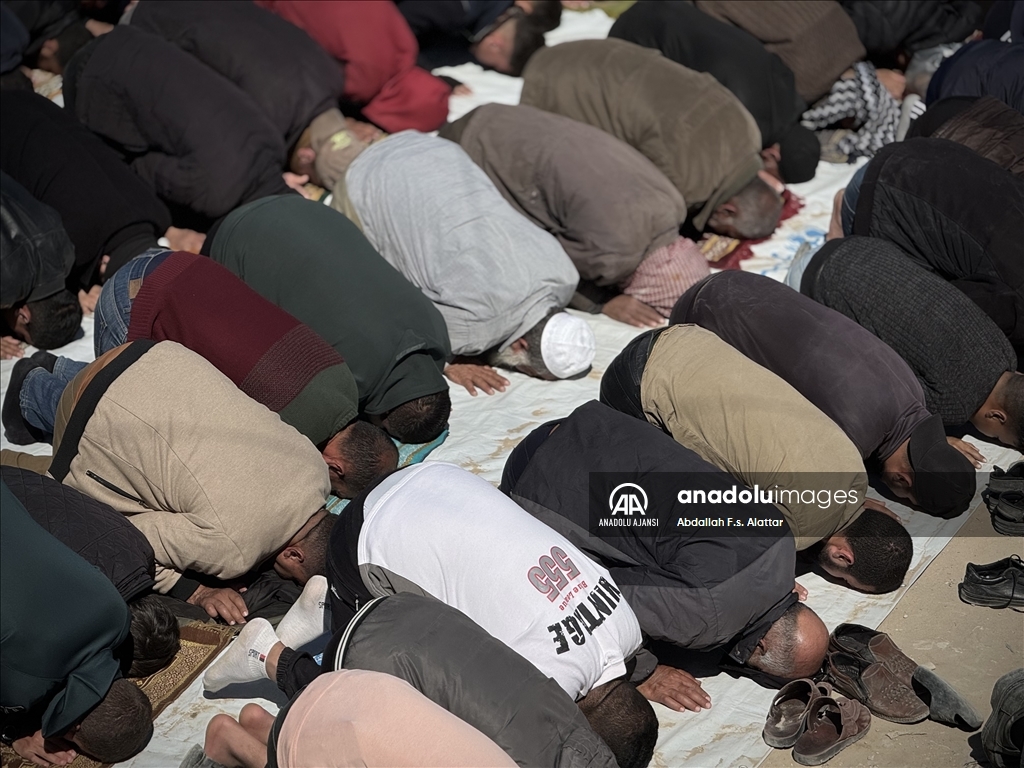 Gazze'de cuma namazı