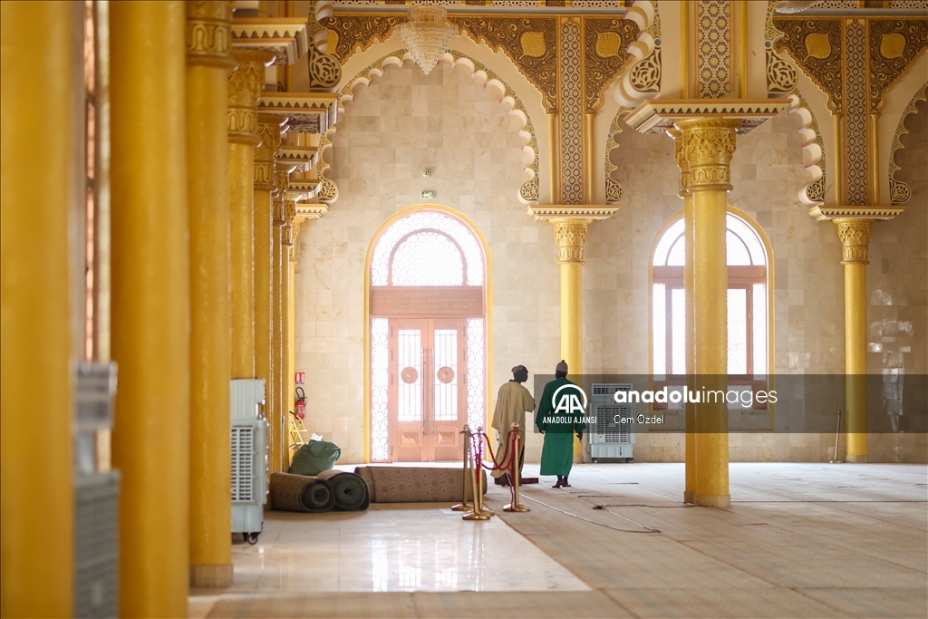 Batı Afrika'nın en büyük camisinde ramazan heyecanı