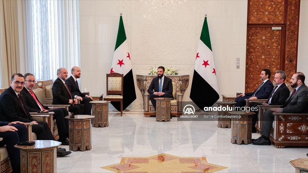 سوريا.. وفد تركي يلتقي الرئيس الشرع في قصر الشعب بدمشق