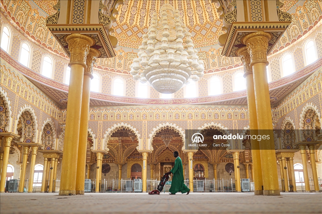 Batı Afrika'nın en büyük camisinde ramazan heyecanı