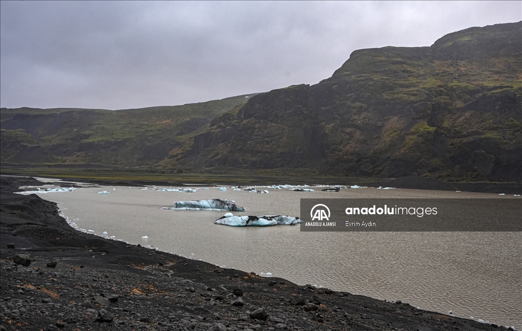 İzlanda'daki Vatnajokull Buzulu iklim değişikliği ve küresel ısınmadan olumsuz etkileniyor