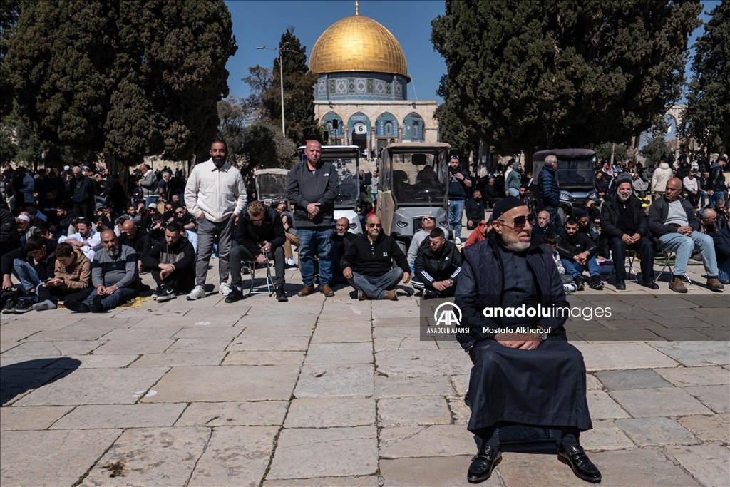 Mescid-i Aksa'da İsrail kısıtlaması devam ediyor