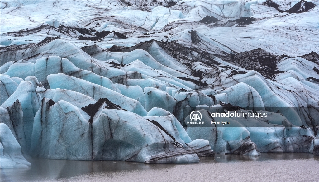 İzlanda'daki Vatnajokull Buzulu iklim değişikliği ve küresel ısınmadan olumsuz etkileniyor