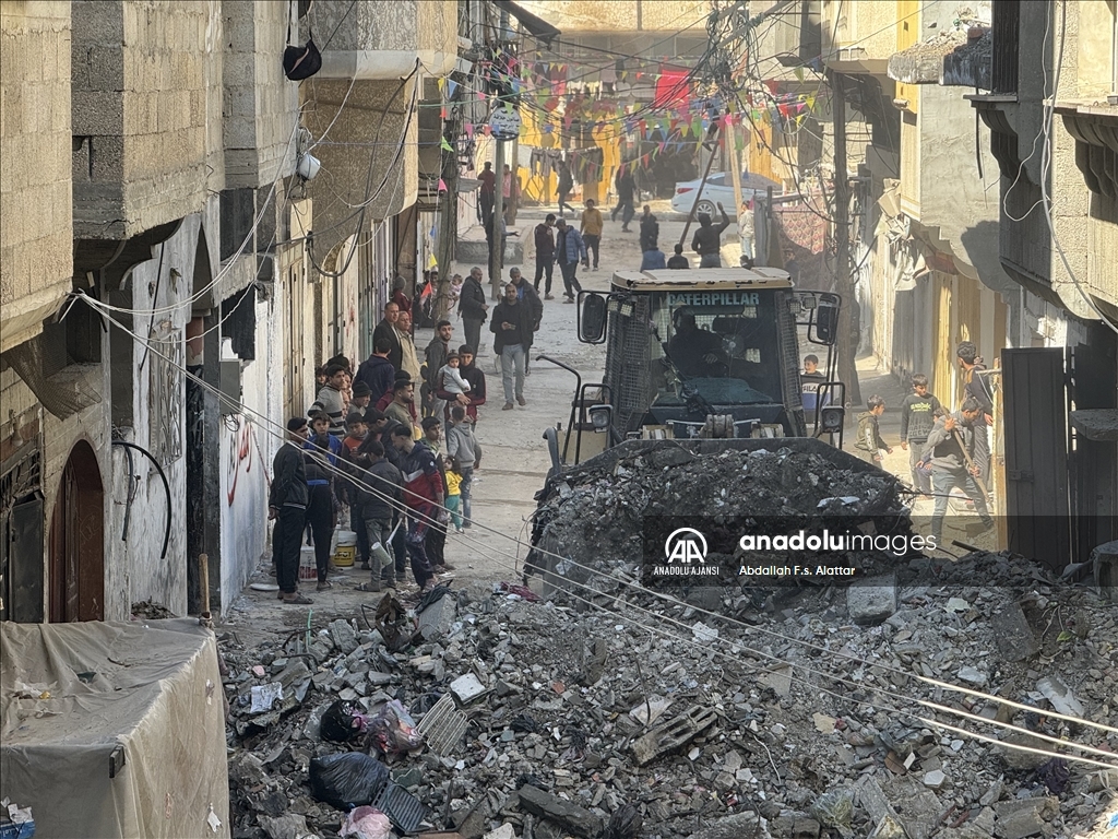 Han Yunus’ta Ramazan öncesi temizlik ve süsleme çalışmaları yapıldı