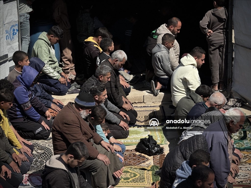 Gazze'de cuma namazı