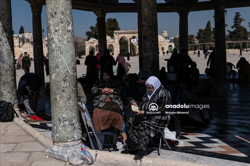 Mescid-i Aksa'da İsrail kısıtlaması devam ediyor