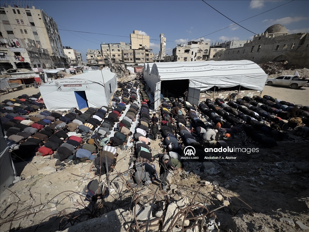 Gazze'de cuma namazı