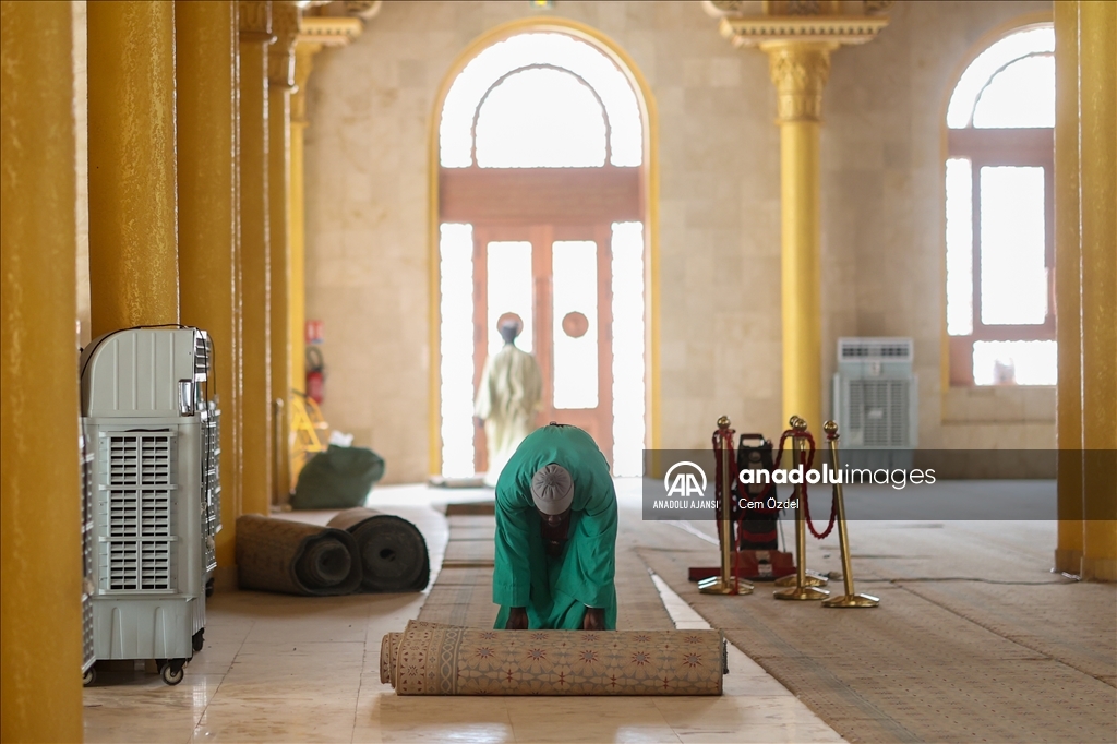 Batı Afrika'nın en büyük camisinde ramazan heyecanı