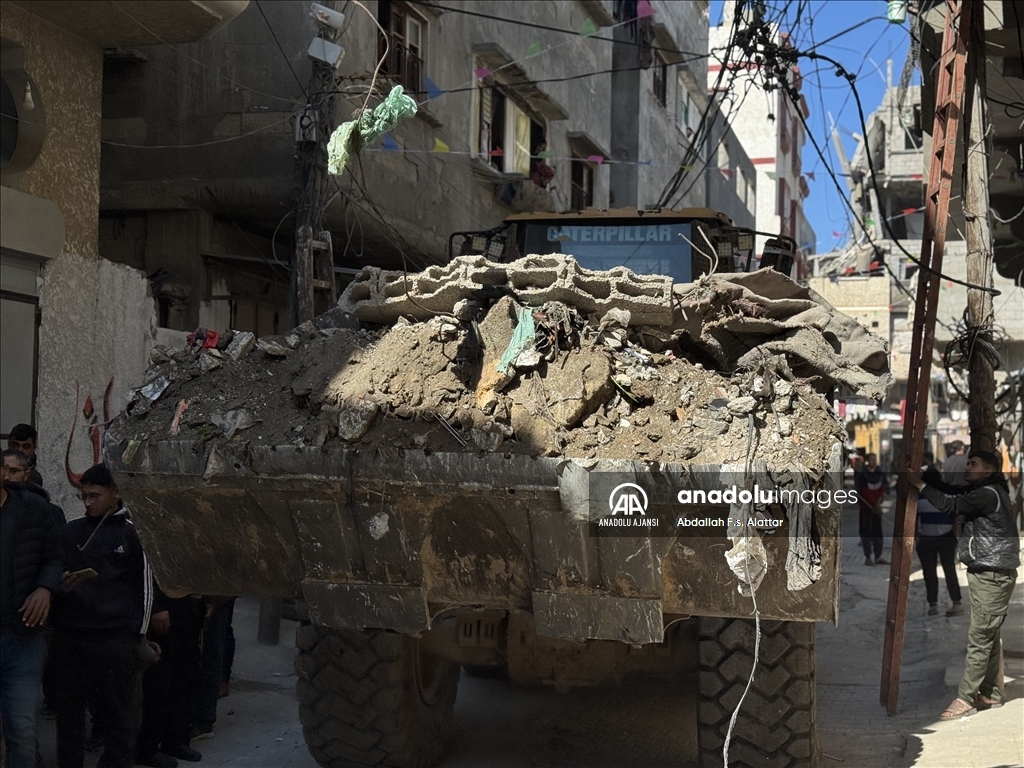 Han Yunus’ta Ramazan öncesi temizlik ve süsleme çalışmaları yapıldı