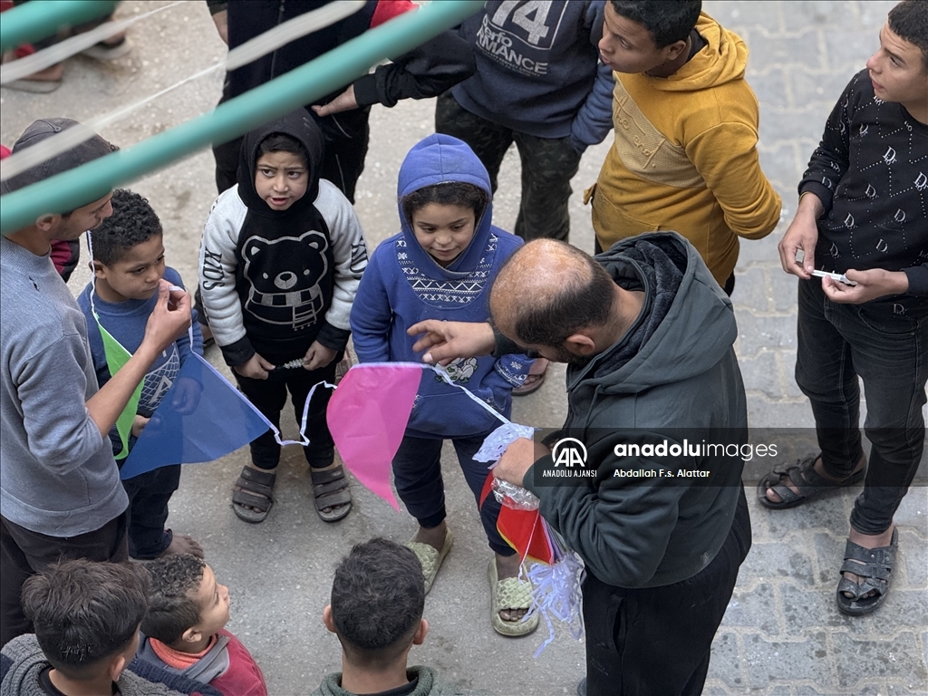 Han Yunus’ta Ramazan öncesi temizlik ve süsleme çalışmaları yapıldı