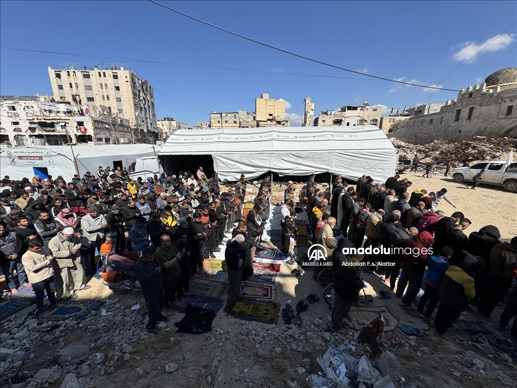 Gazze'de cuma namazı