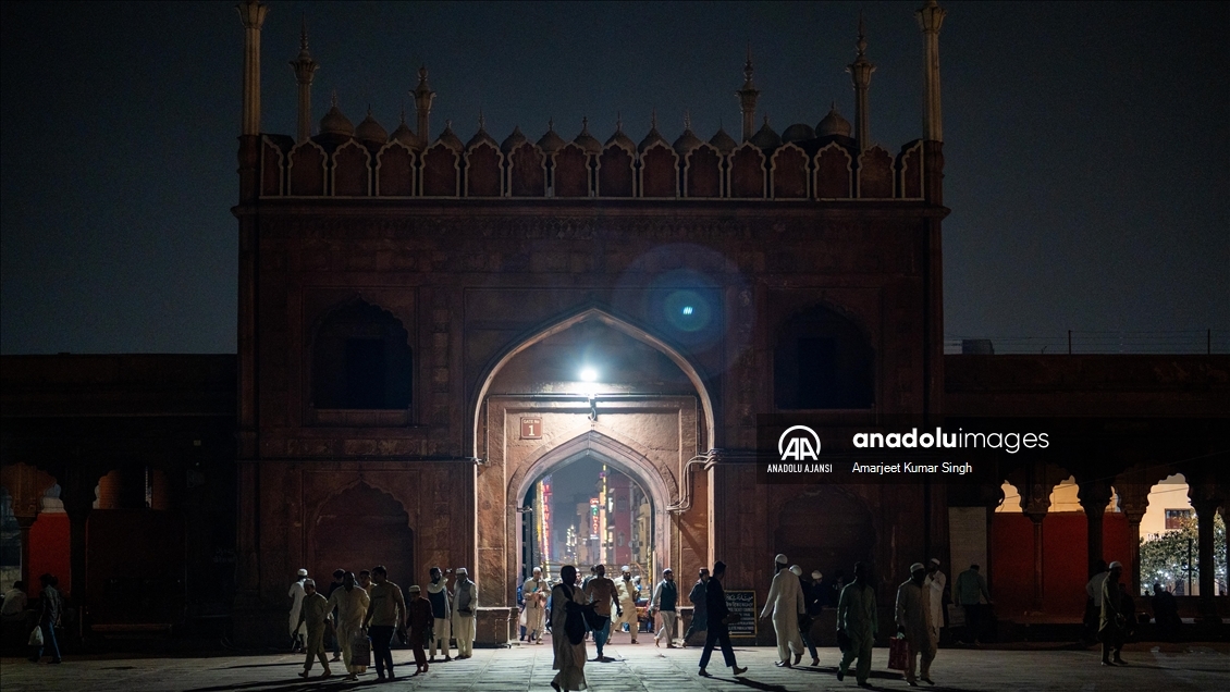 Delhi'de ilk teravih namazı