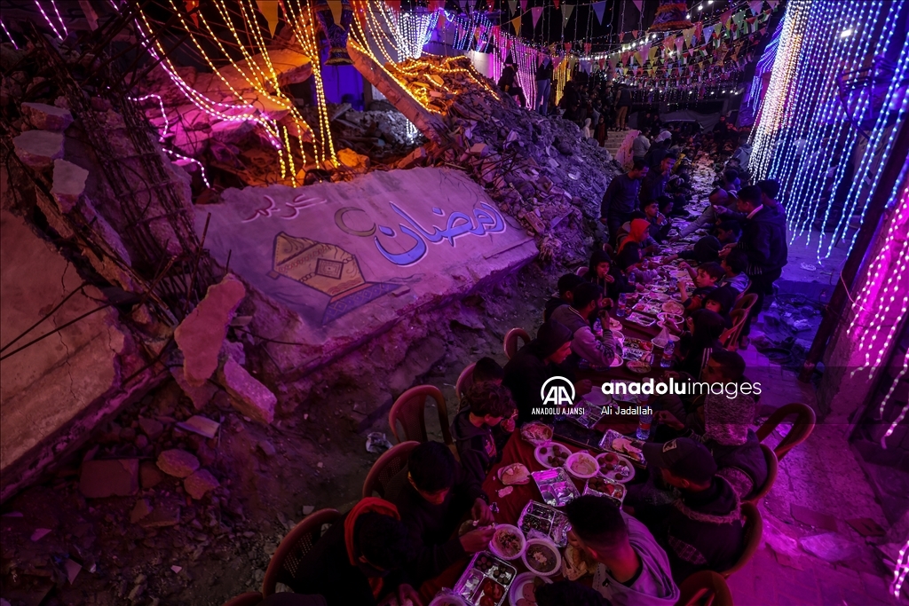 Han Yunus’ta yıkım arasında ilk sahur