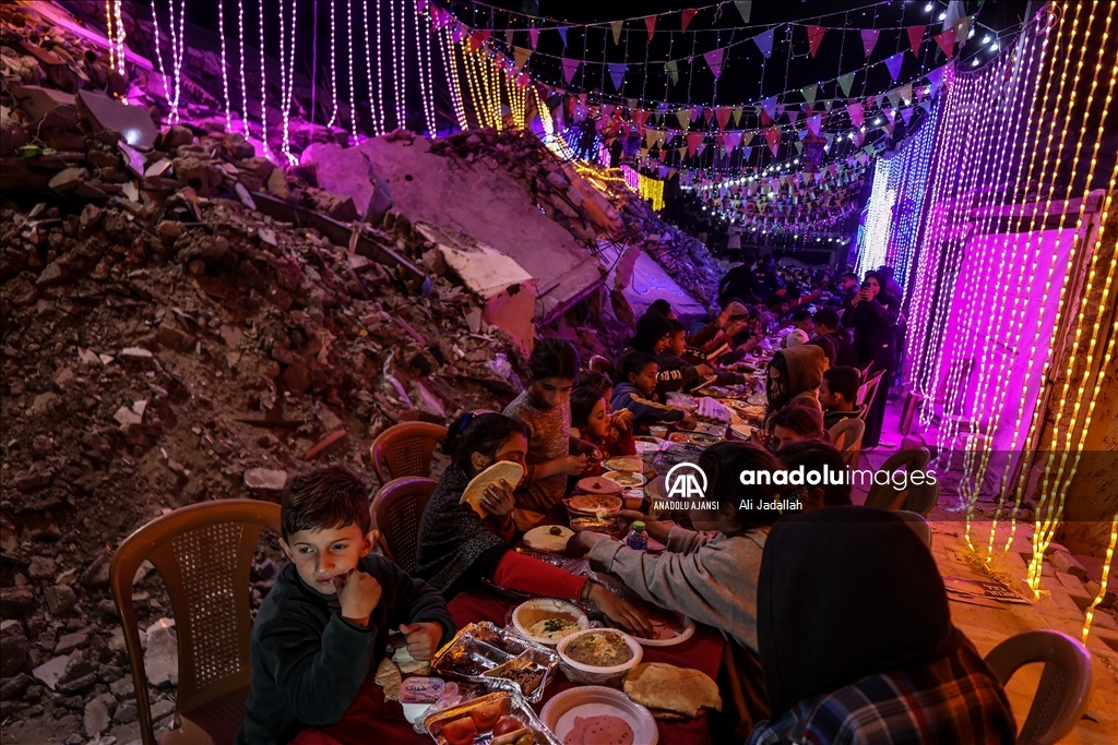 Han Yunus’ta yıkım arasında ilk sahur