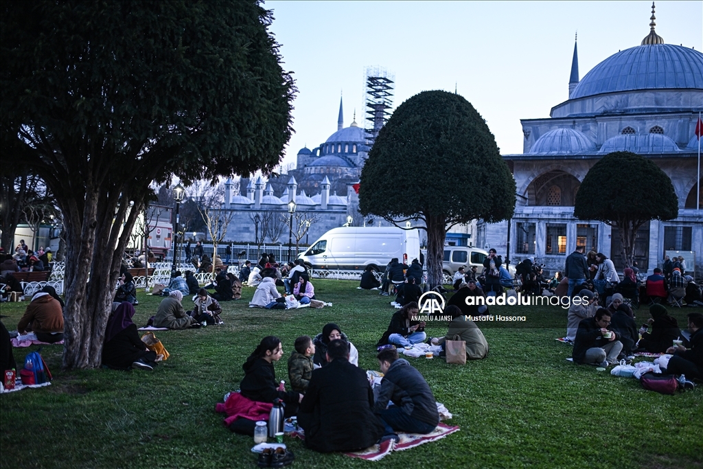 İstanbul'da ilk iftar yapıldı