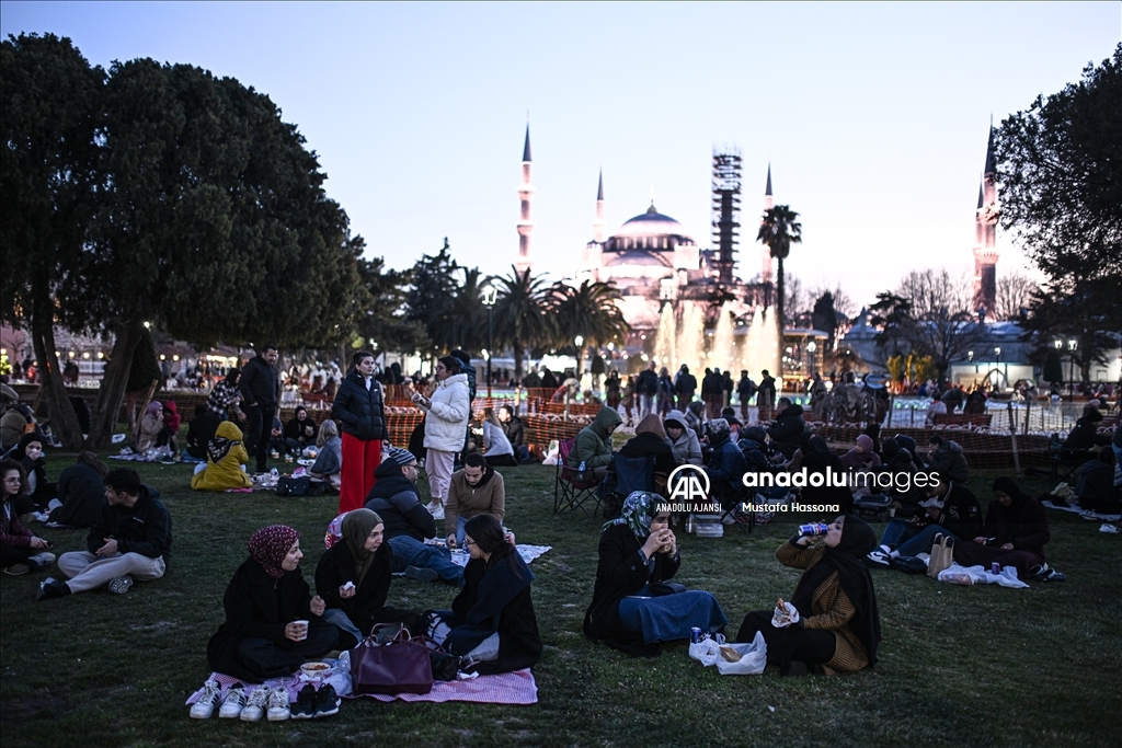 İstanbul'da ilk iftar yapıldı