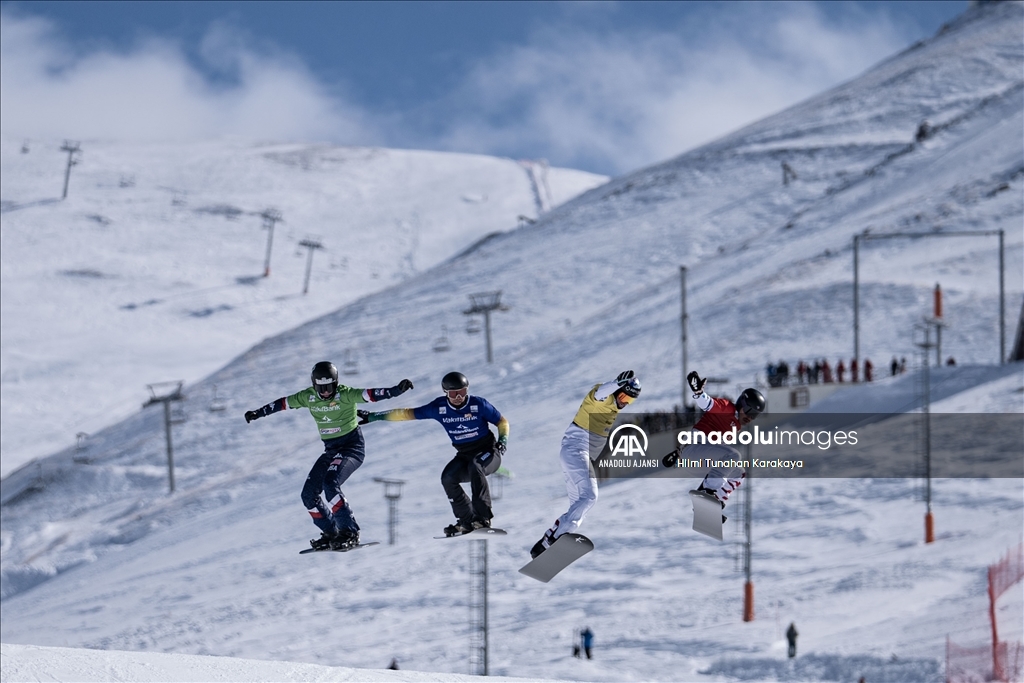 FIS Dünya Snowboard Kupası Erzurum'da başladı