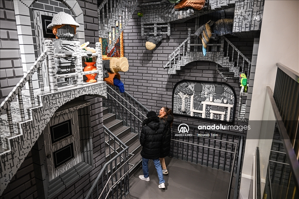 LEGO, Van Gogh'un 'Ayçiçekleri' eserini yeniden yorumladı