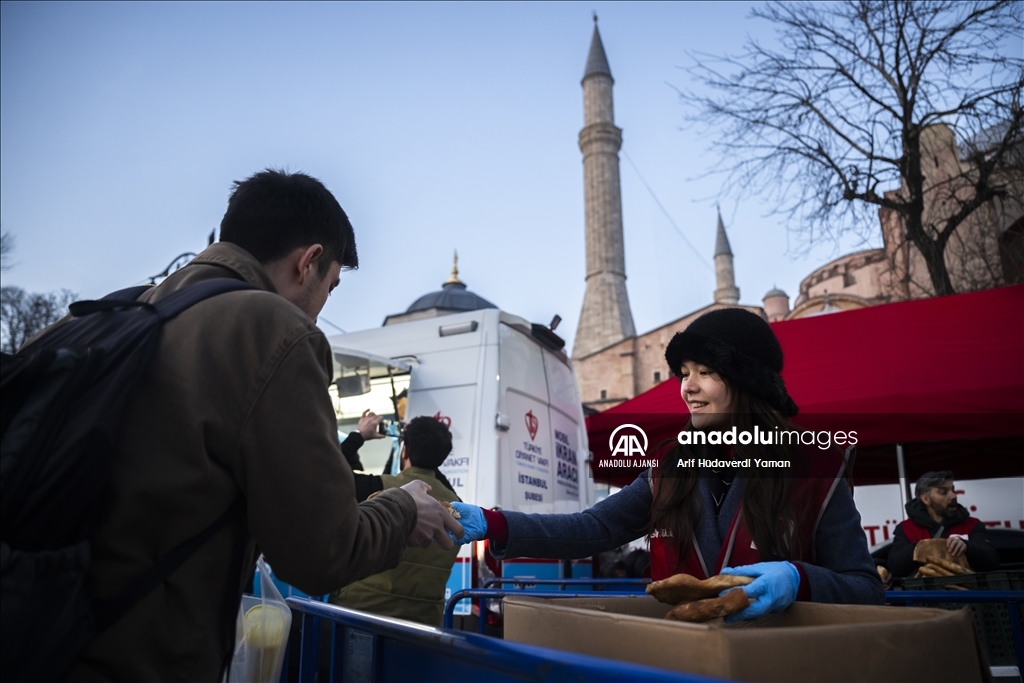 İstanbul'da ilk iftar yapıldı
