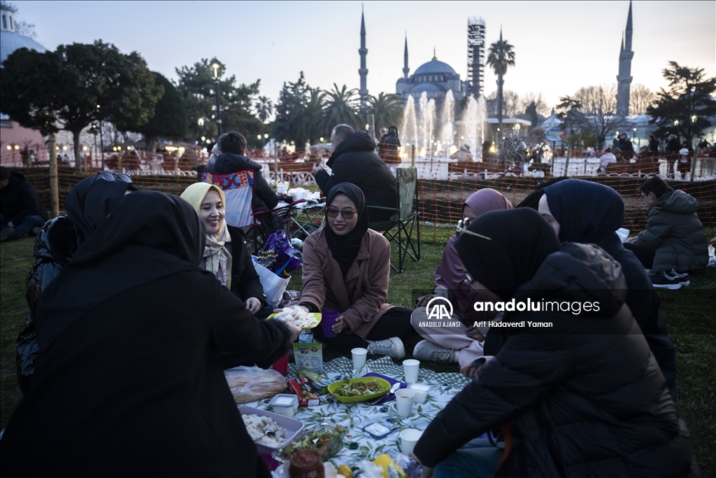 İstanbul'da ilk iftar yapıldı