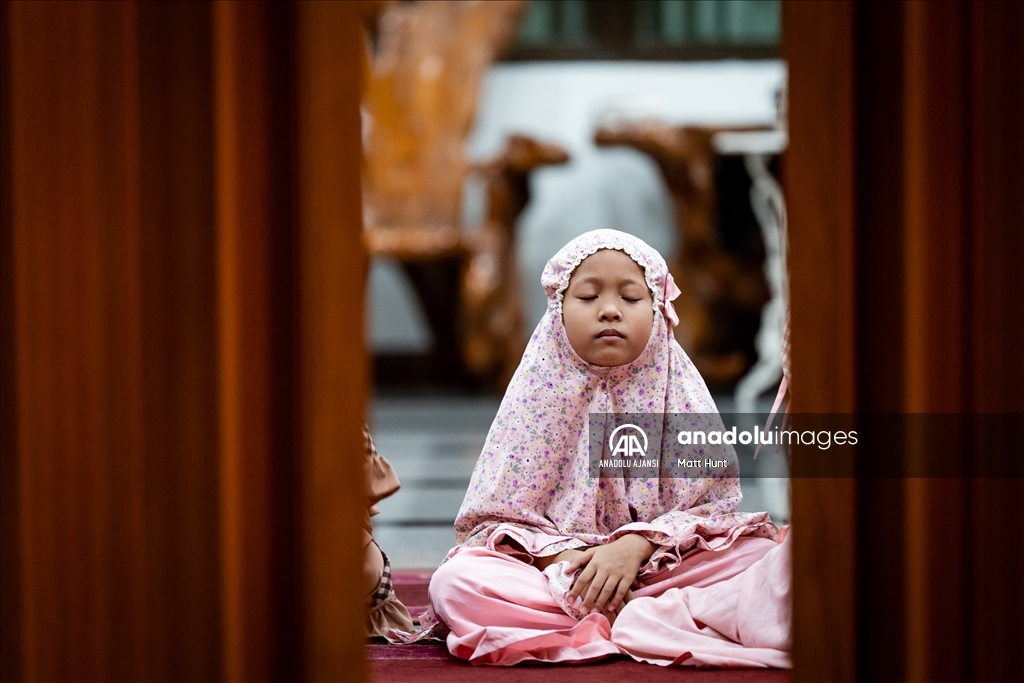 Tayland'da ramazanın ilk günü icra edildi