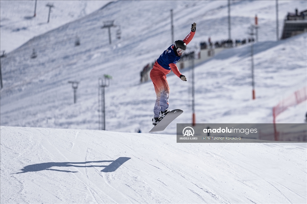 FIS Dünya Snowboard Kupası Erzurum'da başladı