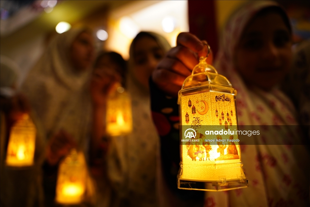 Musullu çocuklar, ramazan ayının gelişini kutladı