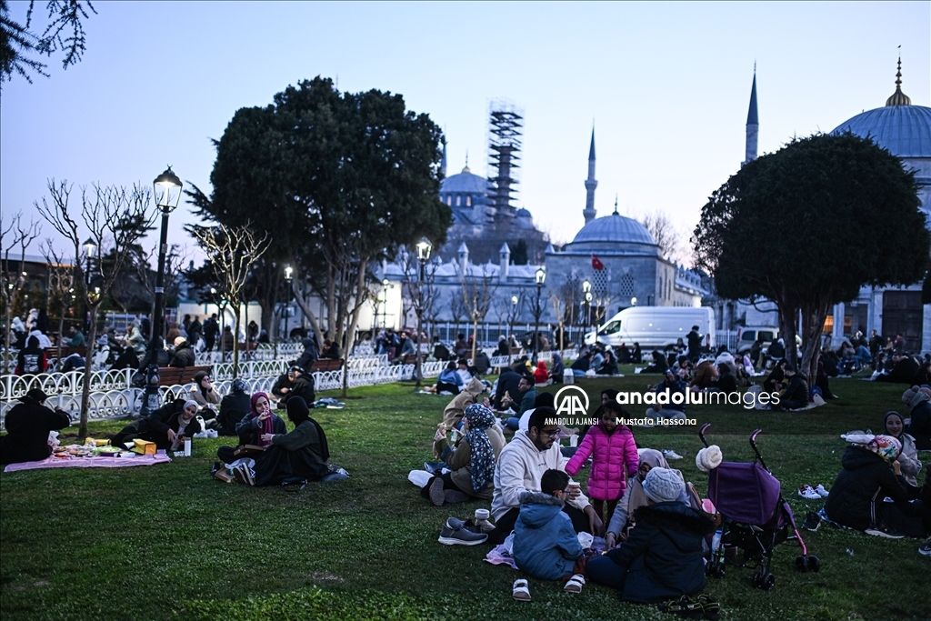 İstanbul'da ilk iftar yapıldı