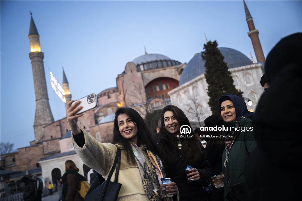 İstanbul'da ilk iftar yapıldı