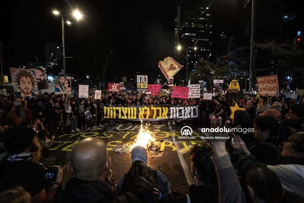 İsrailli esirlerin yakınları Tel Aviv'de gösteri düzenledi