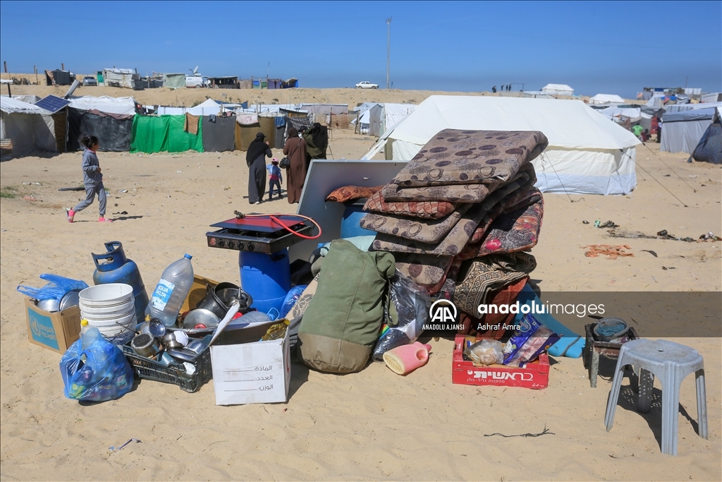 Han Yunus'a geri dönen Gazzeliler, çadır kampı kurdu